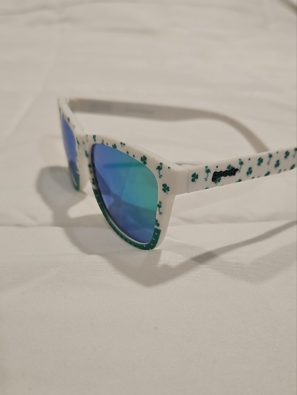 goodr Sunglasses - Kiss Me, I'M Shitaced! Limited Edition! - Picture 4 of 5